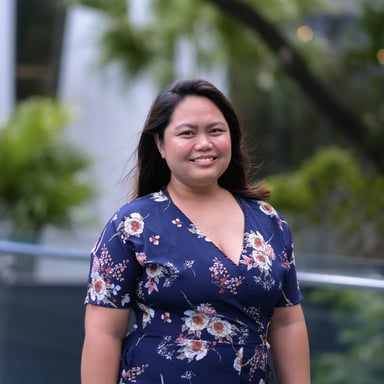 Headshot of Certification Advisor, Lois Laput.